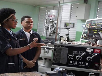 Minerd reporta baja en deserción escolar en secundaria