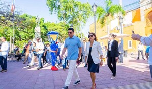 El ministro de Turismo y la embajadora de EE. UU. recorren la Ciudad Colonial