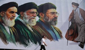 Ayatol&aacute; Jamenei est&aacute; gravemente herido pero sigue l&uacute;cido mentalmente, dice el NYT