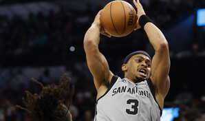 El alero Keldon Johnson, de los Spurs, elegido Mejor Sexto Hombre de la NBA