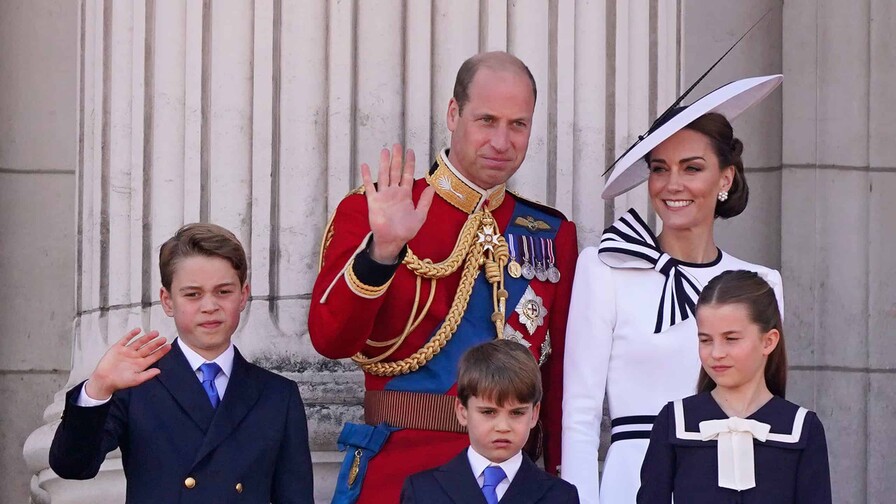 Los pr&iacute;ncipes de Gales difunden una foto de su hijo menor Louis en su octavo cumplea&ntilde;os