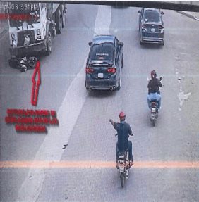 Motocicleta bloqueó el camión de Deivy y desató la persecución que terminó con su vida en Santiago
