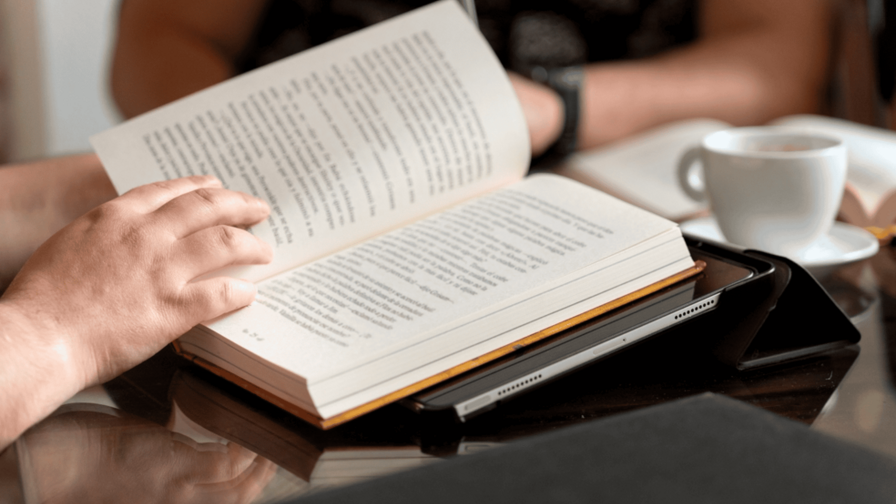 Una invitación y unas notas por el Día Internacional del Libro