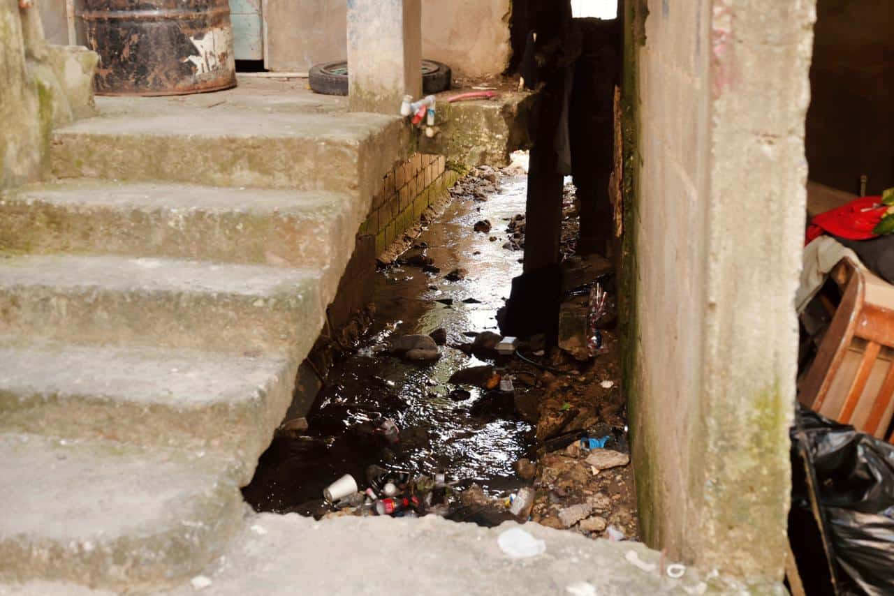 Ca&ntilde;ada donde fue encontrada sin vida la ni&ntilde;a Ruth Ang&eacute;lica Mota Mart&iacute;nez, en el sector Los Girasoles I.