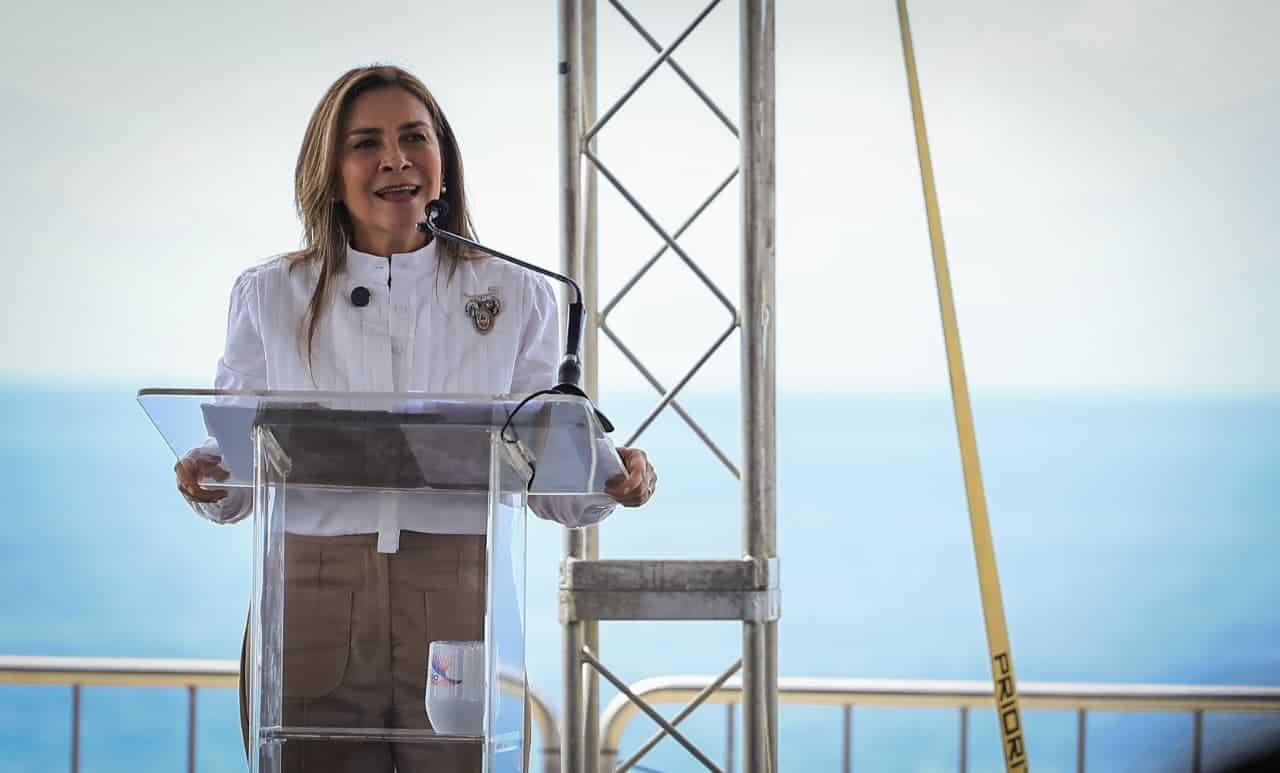 La alcaldesa Carolina Mej&iacute;a en la inauguraci&oacute;n del Malec&oacute;n Deportivo 