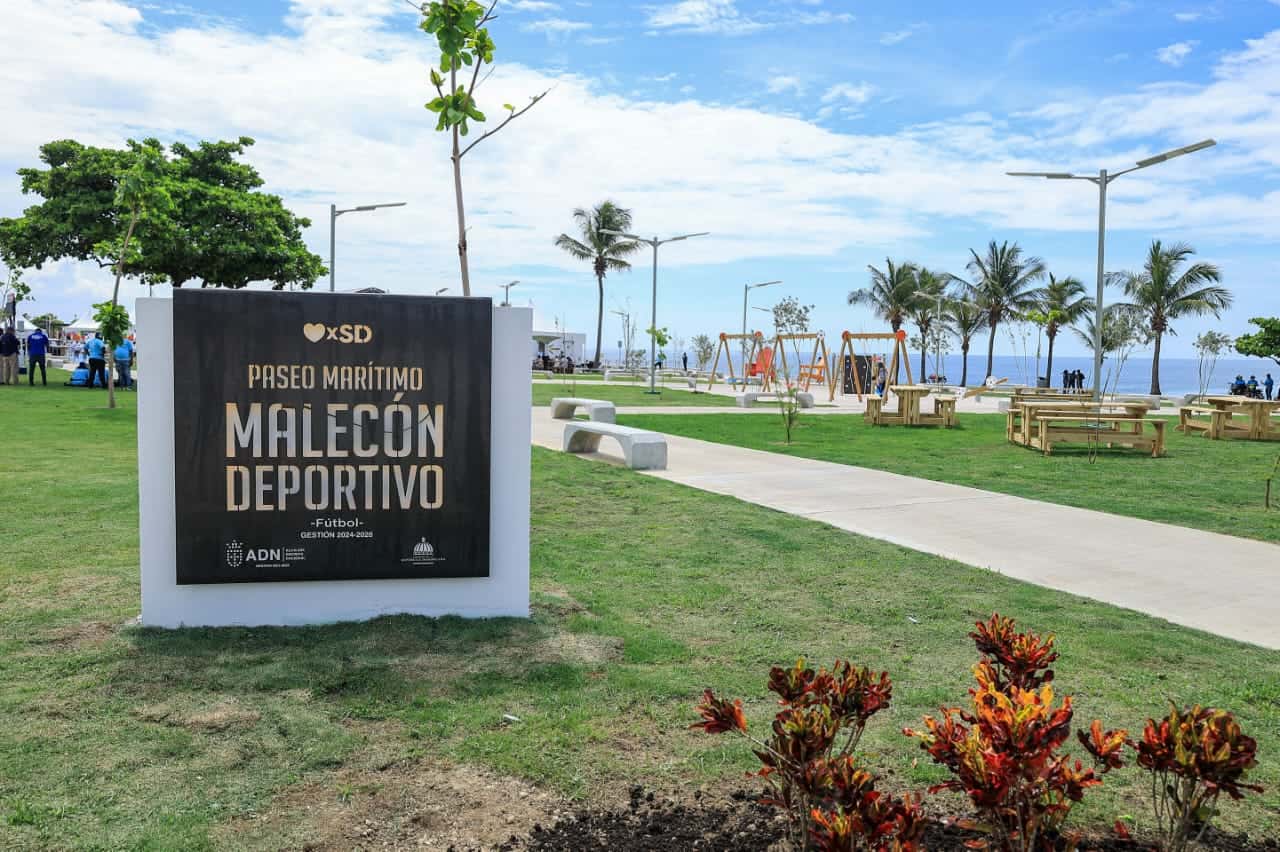 Entrada al Malec&oacute;n Deportivo inaugurado este jueves.