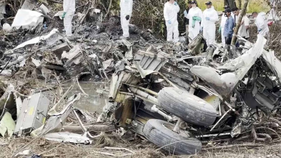 Choque contra &aacute;rboles caus&oacute; accidente de avi&oacute;n que dej&oacute; 69 muertos en Colombia