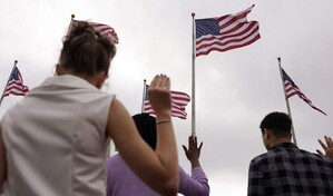 EE. UU. se prepara para revocar la ciudadanía de más de 350 personas