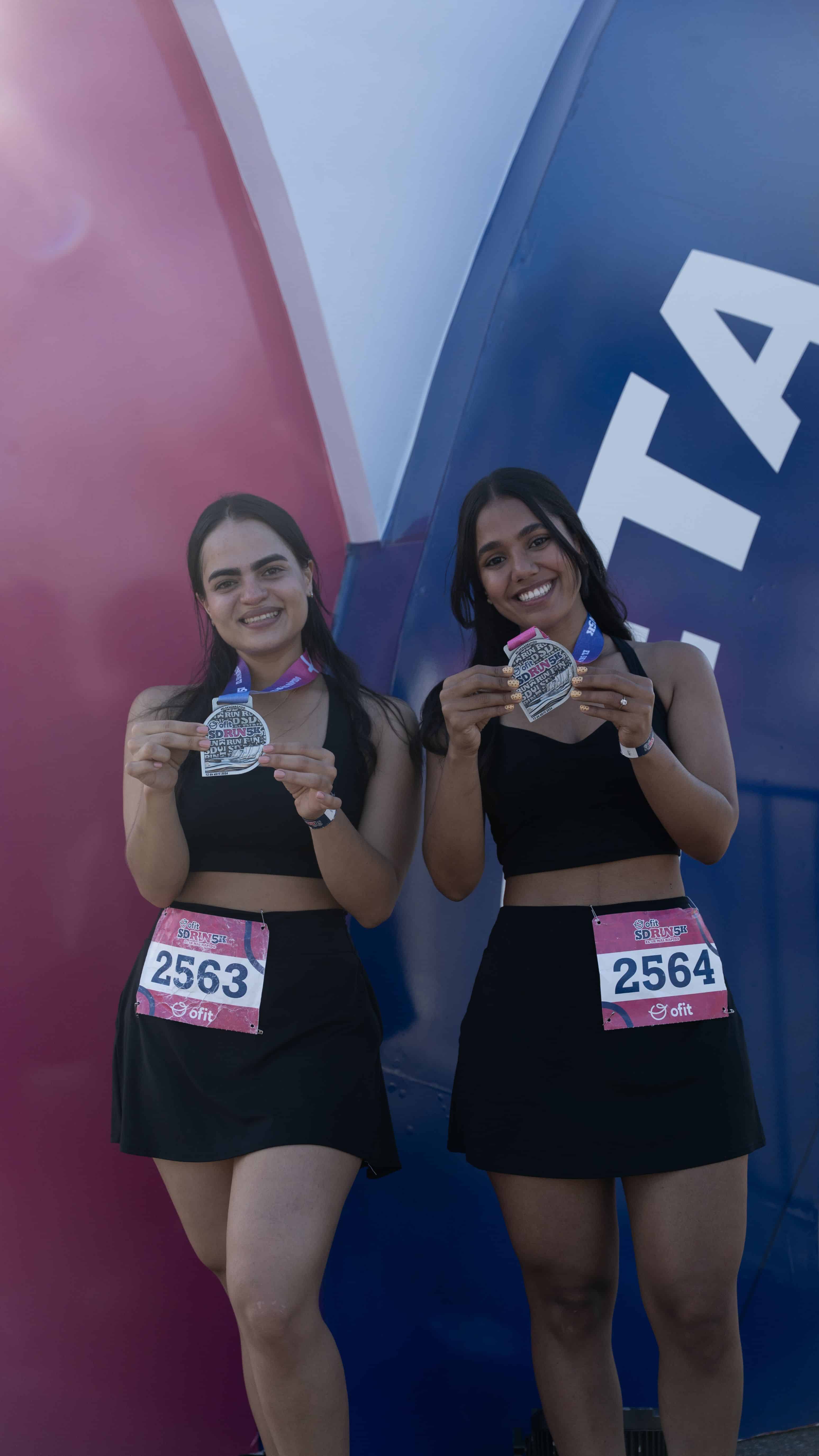 Darleny Sosa y Loren Lisauri Cuello Minyety.