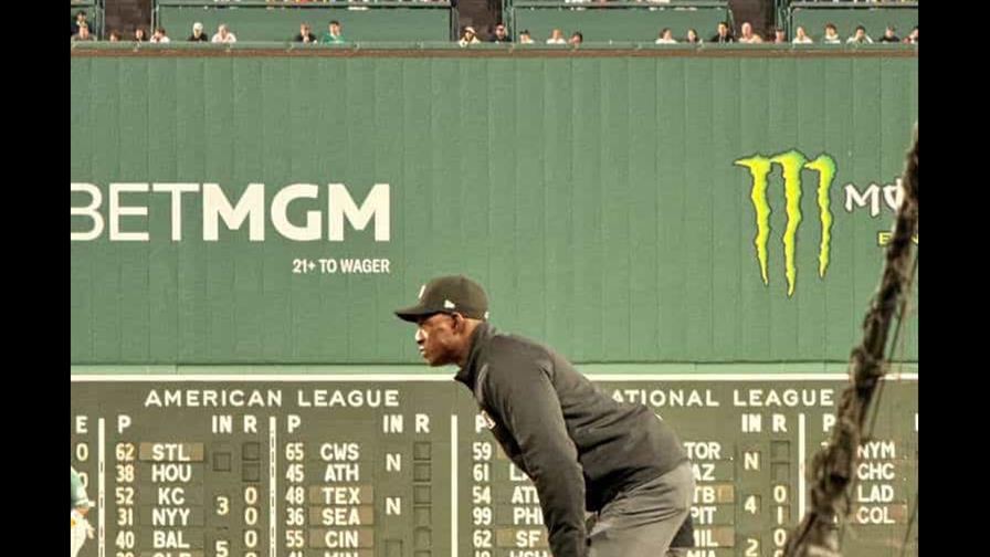 De Ramón Ferrer a Félix Neón: árbitros dominicanos avanzan hacia las Grandes Ligas