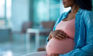 &iquest;Es seguro vacunarse durante el embarazo? Especialista responde y desmonta mitos