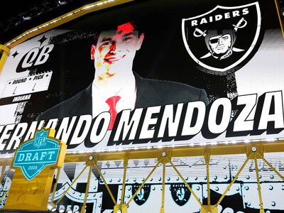 Fernando Mendoza llega por la puerta grande a los Raiders de Brady