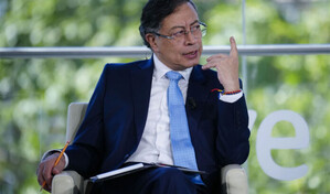 Petro convoca manifestaci&oacute;n el 1 de mayo contra alza de intereses y por una constituyente