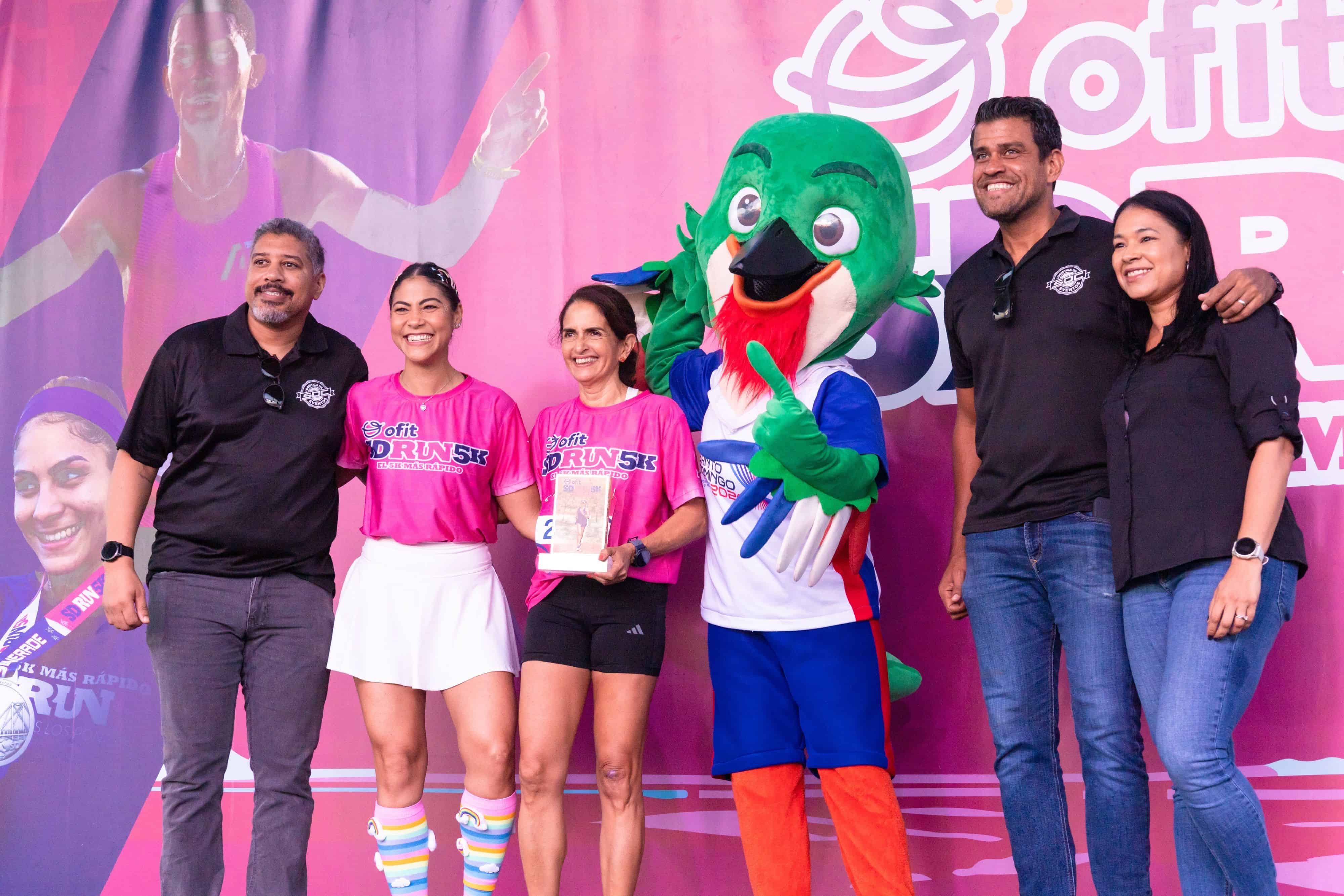 Samuel Nuñez, Karla Martín, Cristina Matos, Modesto Reyes y Marlenny Peña.