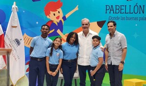 Abinader dialoga con estudiantes en Feria del Libro Cibao 2026 y destaca valor de la lectura
