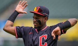 &Aacute;ngel Mart&iacute;nez brilla con dos jonrones en el triunfo de Guardianes 8-6 sobre Azulejos