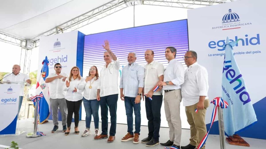 Abinader inaugura carretera Cruce de Pedregal–La Guázuma en Sajoma