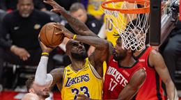 LeBron lidera la remontada de los Lakers y hace m&aacute;s dulce la espera de Doncic