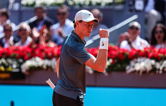 Jannik Sinner remonta ante Bonzi en su arranque en Madrid