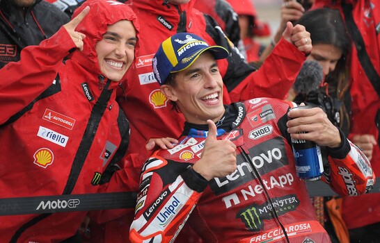 Marc M&aacute;rquez se impone bajo la lluvia en la carrera esprint en Jerez