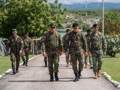 Ministro de Defensa supervisa zona fronteriza en Jimaní