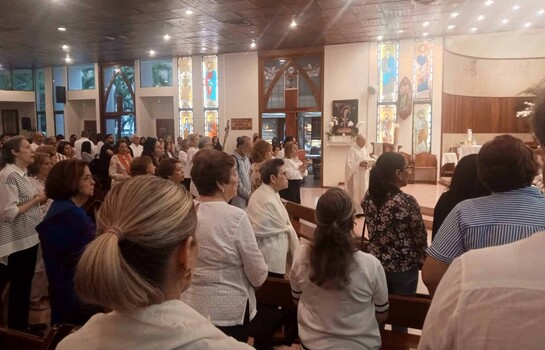 Realizan &uacute;ltima misa memorial en homenaje al comunicador Carlos Batista Matos