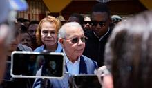 Danilo Medina critica plan fiscal y asegura que encarecer&aacute; m&aacute;s la vida de la gente