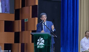 Leonel Fernández critica políticas educativas y alerta sobre crisis económica en RD