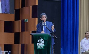 Leonel Fern&aacute;ndez critica pol&iacute;ticas educativas y alerta sobre crisis econ&oacute;mica en RD