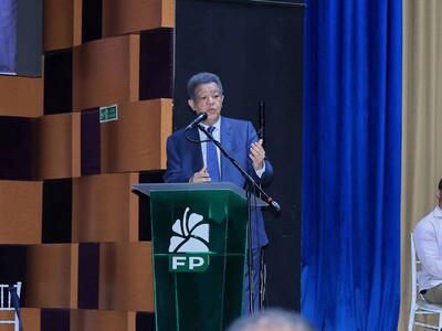 Leonel Fernández rechaza fusión Minerd-Mescyt