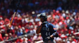 Julio Rodr&iacute;guez conect&oacute; jonr&oacute;n y los Marineros vencieron a los Cardenales