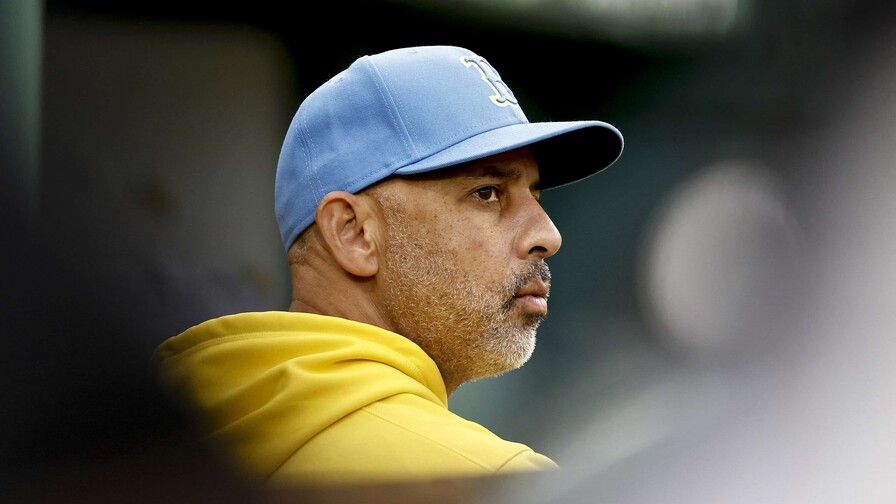 Terremoto en Boston: Los Red Sox despiden a Alex Cora y a gran parte de su cuerpo técnico