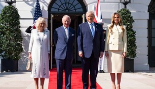 Trump recibe a Carlos III para tomar el t&eacute; y le muestra la nueva colmena de la Casa Blanca