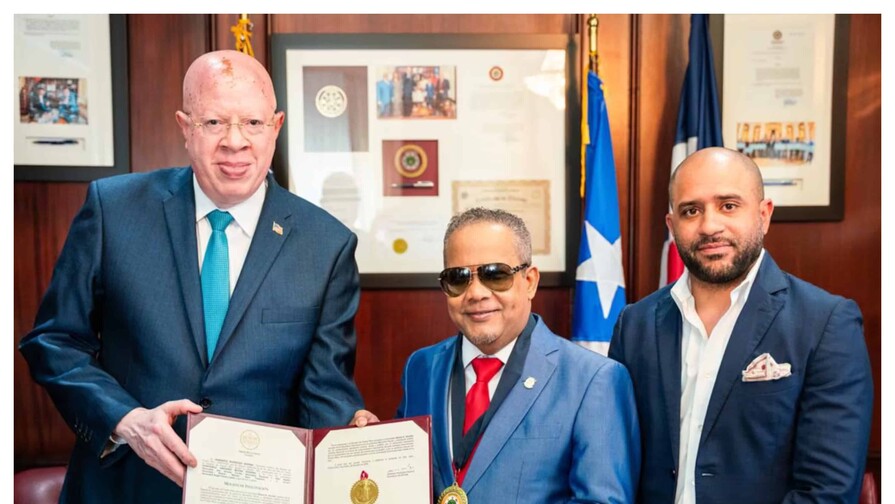 Héctor Acosta “El Torito” es reconocido por el Senado de Puerto Rico por sus 36 años de trayectoria