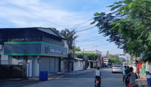 Comercio parcialmente cerrado y v&iacute;as despejadas marcan inicio de huelga en pueblos del Cibao