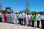 El Gobierno entrega renovado frente costero de Sos&uacute;a y plaza para vendedores