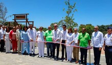 El Gobierno entrega renovado frente costero de Sos&uacute;a y plaza para vendedores