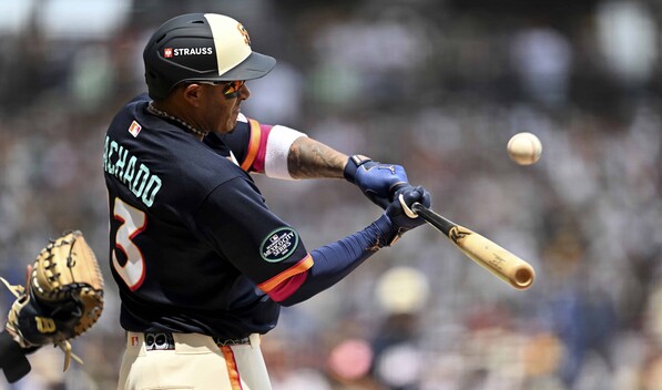Vásquez logra el triunfo y Machado llega a 200 cuadrangulares con San Diego