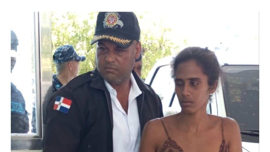 Mujer con presuntos trastornos mentales se lanza al r&iacute;o Yaque del Norte con su hijo