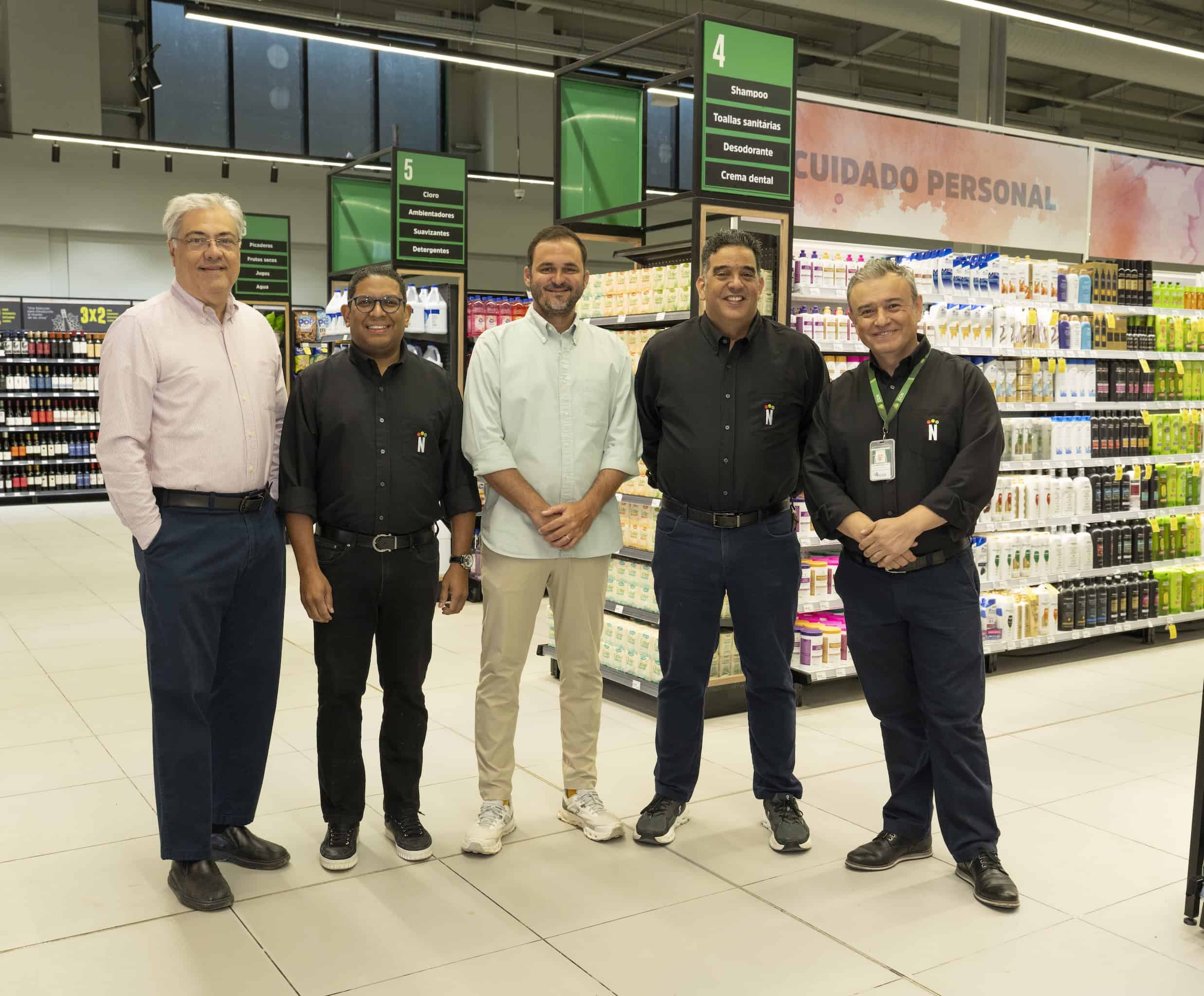 Santiago Cuadra, Omar Encarnación, Avelino Cuadra, Celso Portela y Juan Carlos Marín.