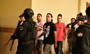 Dictan tres meses de prisi&oacute;n preventiva contra siete motoristas por muerte de conductor en Santiago