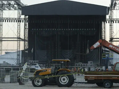 Trabajador que montaba estructura de concierto de Shakira muere