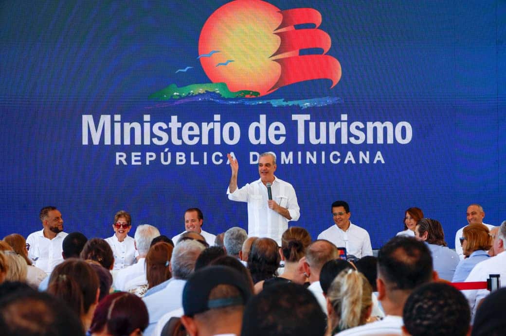 Inauguración del proyecto de mejoramiento del frente costero de la playa de Sosúa.