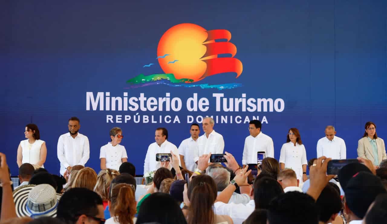 Inauguración del proyecto de mejoramiento del frente costero de la playa de Sosúa.