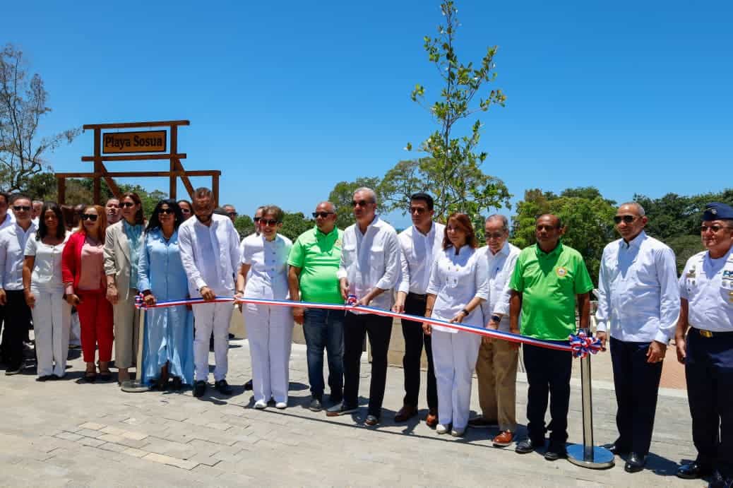 Inauguración del proyecto de mejoramiento del frente costero de la playa de Sosúa.