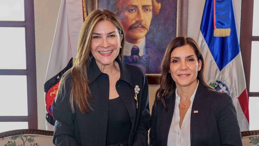 La alcaldesa Carolina Mej&iacute;a y la embajadora de Estados Unidos discuten iniciativas de desarrollo