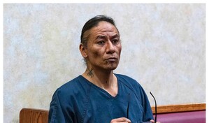 Condenan a Nathan Chasing Horse, actor de Bailando con Lobos, por agresi&oacute;n sexual