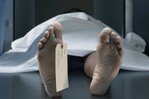Un hombre lleva el cadáver de su hermana a un banco en la India para retirar su dinero Un hombre lleva el cadáver de su hermana a un banco en la India para retirar su dinero