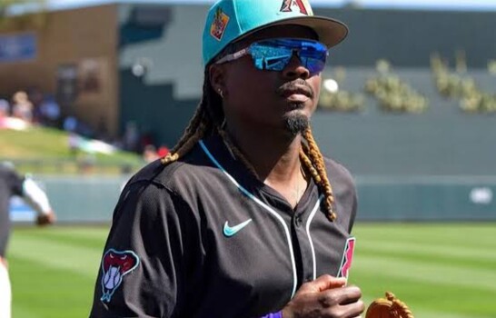 Las Estrellas Orientales firman al agente libre Jes&uacute;s Valdez