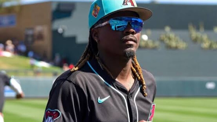 Las Estrellas Orientales firman al agente libre Jes&uacute;s Valdez